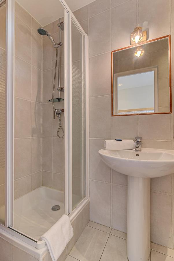 Apartment President - Alpes Travel - Central Chamonix - Sleeps 12 Bagian luar foto